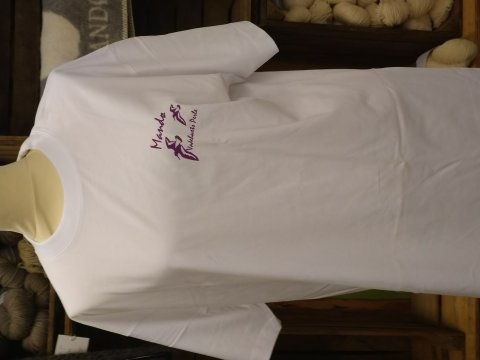 Sampak t-shirt og kasket